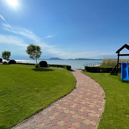 Harsas Apartmanhaz Balatonboglar