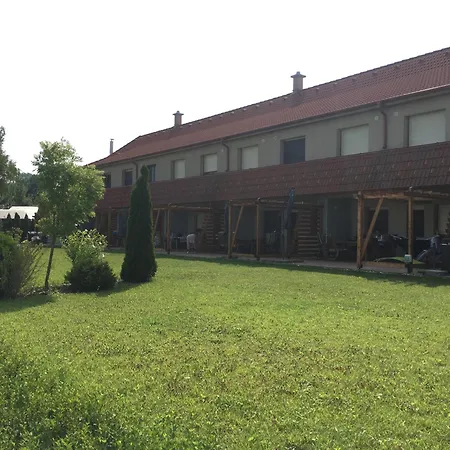 Harsas Apartmanhaz * Balatonboglar