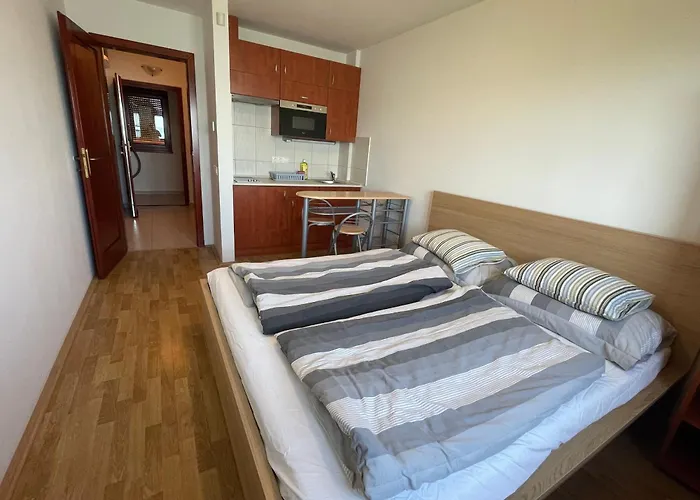 Harsas Apartmanhaz Διαμέρισμα Balatonboglár